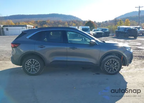 2024 Ford Escape Phev from USA, damaged, VIN 1FMCU0E10RUB14018